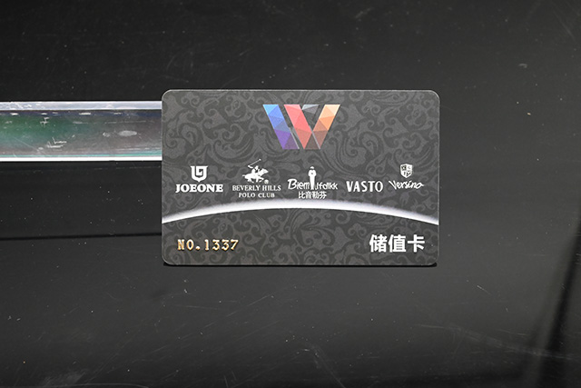 近幾年智能卡市場(chǎng)中感應(yīng)式IC卡逐漸的取代了ID卡 近幾年智能卡市場(chǎng)中感應(yīng)式IC卡逐漸的取代了ID卡