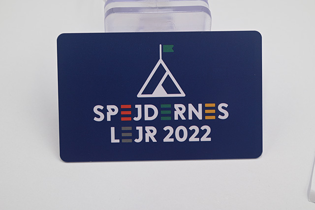 制作鑰匙扣卡時的過uv工藝是什么呢？有了之后，有什么效果呢？